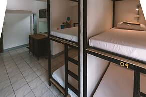 Mad Monkey Cebu City - Adults Only