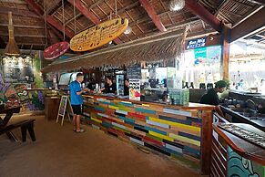 Mad Monkey Hostel Siargao - Adults Only