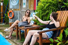 Mad Monkey Hostel Siargao - Adults Only