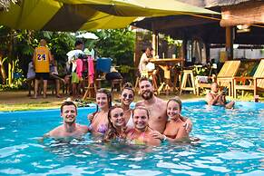 Mad Monkey Hostel Siargao - Adults Only