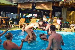Mad Monkey Hostel Siargao - Adults Only