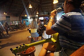 Mad Monkey Hostel Siargao - Adults Only