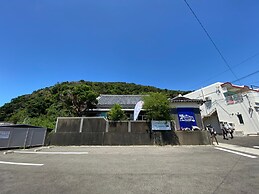 Guest House & Bar Diamond Head