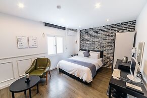 Gray Hotel