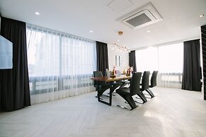 Gray Hotel