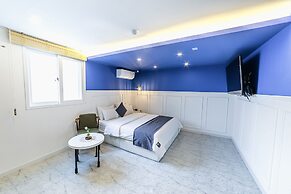 Gray Hotel