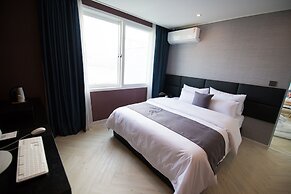 Gray Hotel