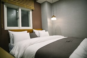 Gray Hotel