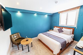 Gray Hotel