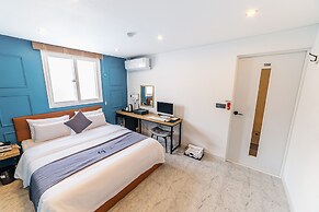 Gray Hotel