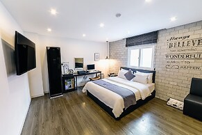 Gray Hotel