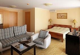 Meridian Hotel