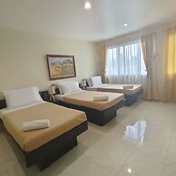 Royale House Hotel Davao powered by Cocotel
