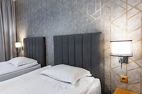 Avenue Deluxe