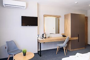 Avenue Deluxe