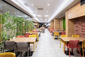 Avenue Deluxe