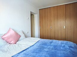 City Center Raua Apartment with Balcony