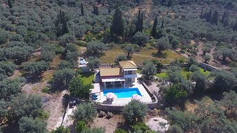 Villa Niriides