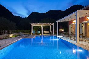 Villa Niriides
