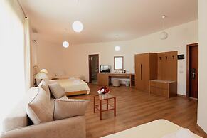 Chateau Linza Resort