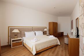 Chateau Linza Resort