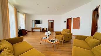 Chateau Linza Resort