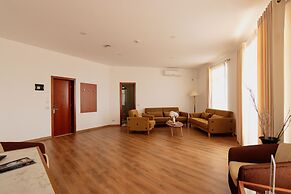Chateau Linza Resort
