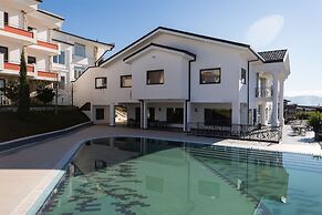 Chateau Linza Resort