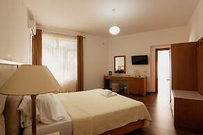 Chateau Linza Resort