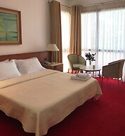 Chateau Linza Resort