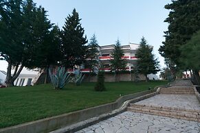 Chateau Linza Resort