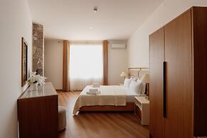 Chateau Linza Resort