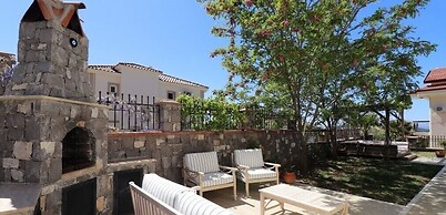 Villa MAS2 by JoyLettings