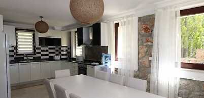 Villa XT12 by JoyLettings