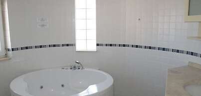 Villa SH14 by JoyLettings