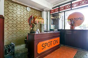 OYO 1927 Hotel Candra Adigraha