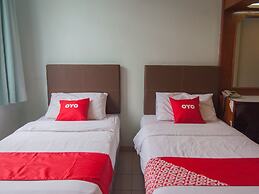 OYO 89577 Kristal Hotel
