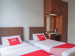 OYO 89577 Kristal Hotel