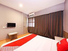 OYO 89676 Hotel 22