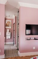 Pineapple House Boutique Hotel