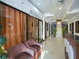 OYO 459 Offshore Hotel