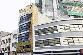 OYO 416 Lucky Hotel