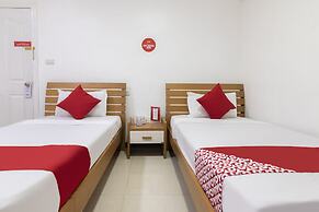 OYO 416 Lucky Hotel