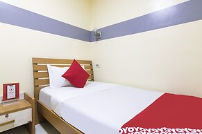 OYO 416 Lucky Hotel