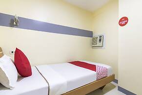 OYO 416 Lucky Hotel