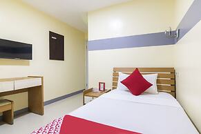 OYO 416 Lucky Hotel
