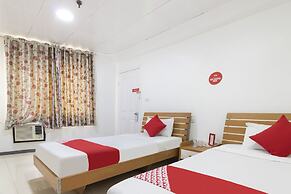 OYO 416 Lucky Hotel