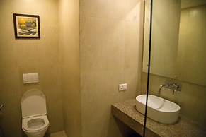 Four Leaf Service Suites