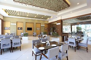 Four Leaf Service Suites