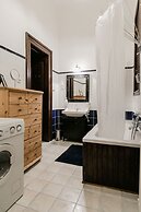Brody 30 Apartment